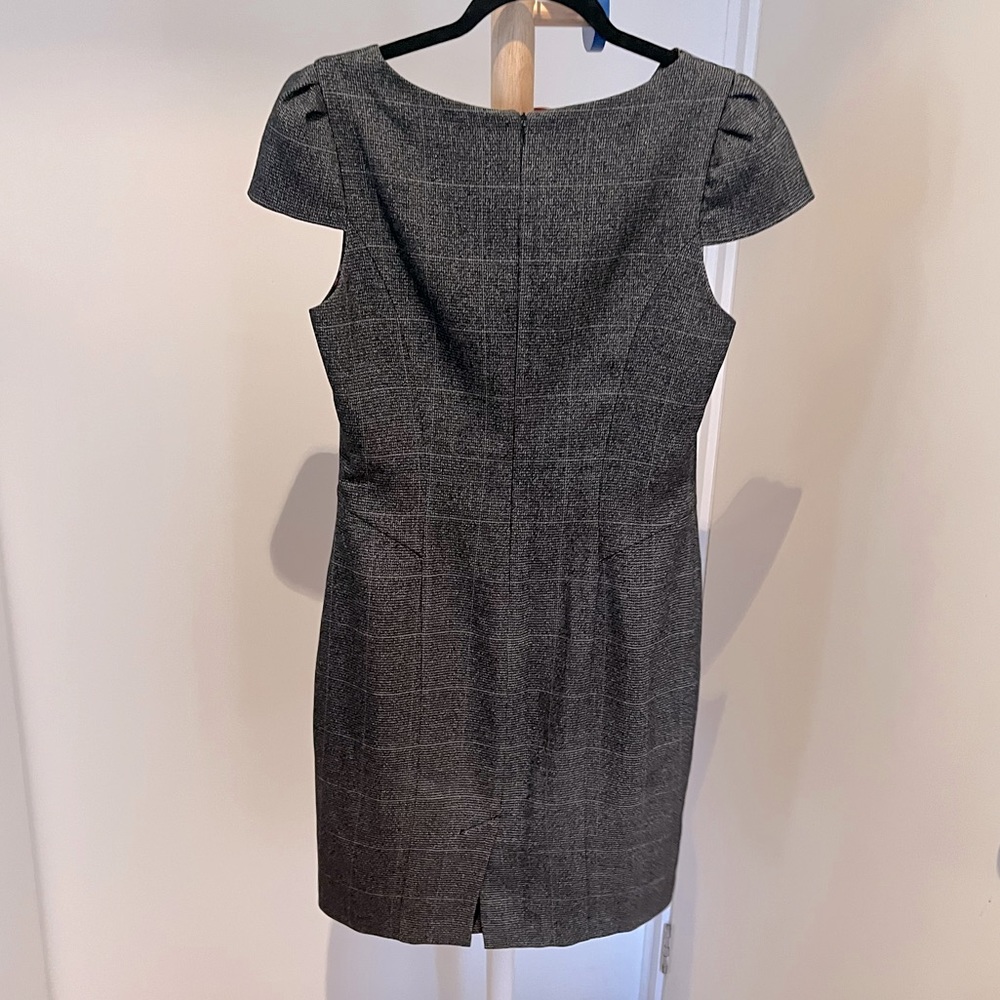 Review Dress / Size 10 - Picture 7 of 14